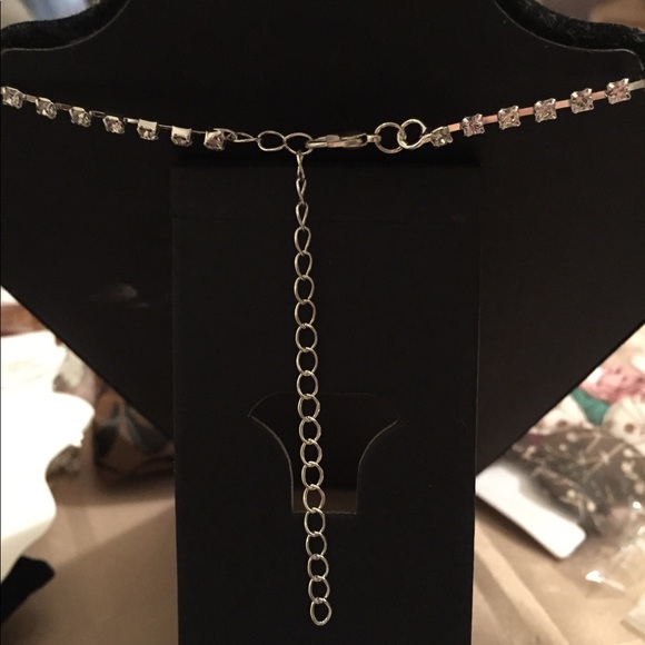 Woman's Choker - Picture 5 of 5